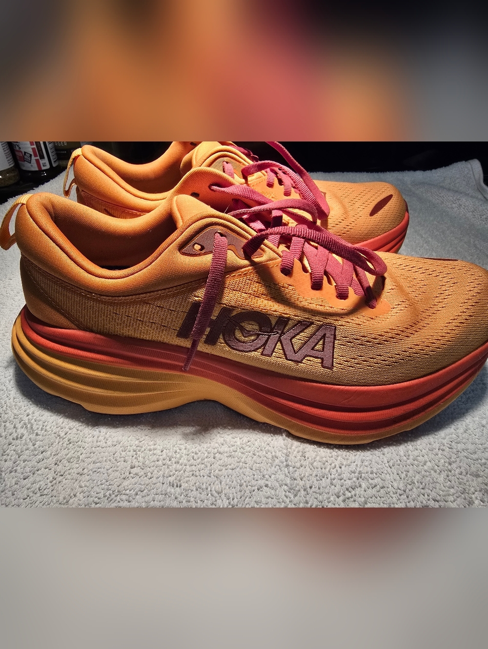 Hoka Womens Bondi8 Orange Running Shoes Size 9 - Picture 2 of 6